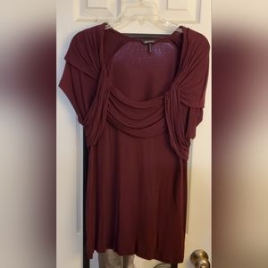 Daisy Fuentes burgundy top